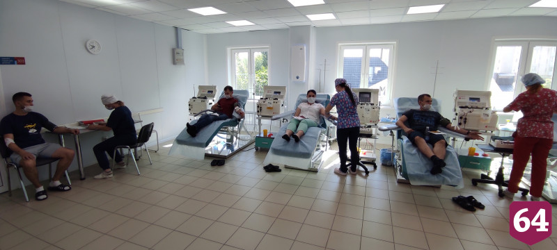 Саратовским донорам разрешили сдавать кровь после вакцинации