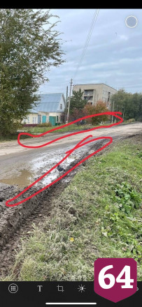 Саратовцы пожаловались на разбитую дорогу у вокзала