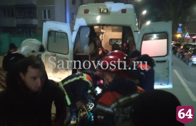 Саратовские чиновники пожаловались в полицию после падения пенсионерки в котлован 