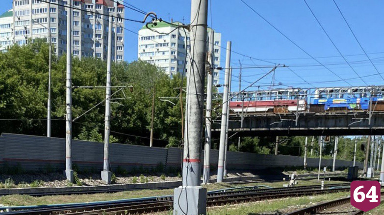 В Саратове поезд насмерть сбил женщину