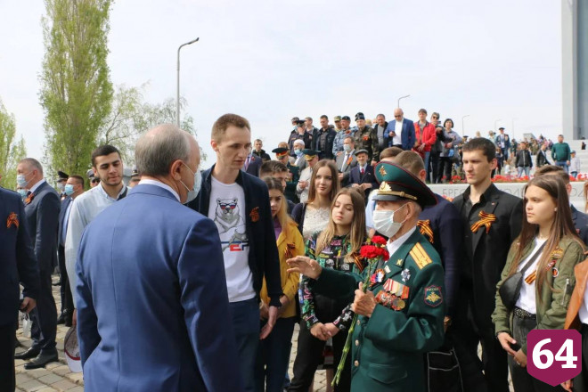 Губернатор помог развить волонтерство в Саратовской области