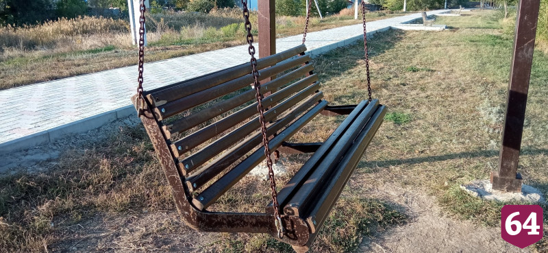 В Саратовской области появились вандалы-силачи