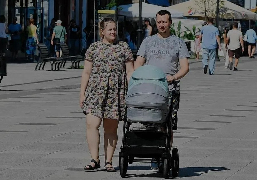 В Саратовской области сотни многодетных семей получили региональный маткапитал