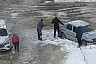 В Саратове автомобили вмерзли в канализационные стоки