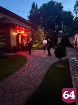 В Саратовской области посетитель бара пострадал после конфликта с охранником