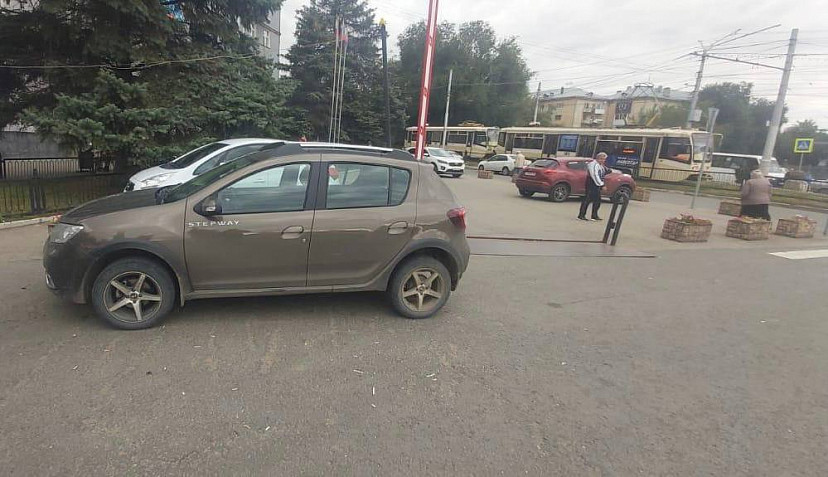 На улице Международной водитель иномарки сбил женщину 