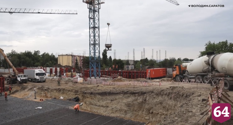 Под Саратовом отремонтируют разбитую дорогу до школы искусств 