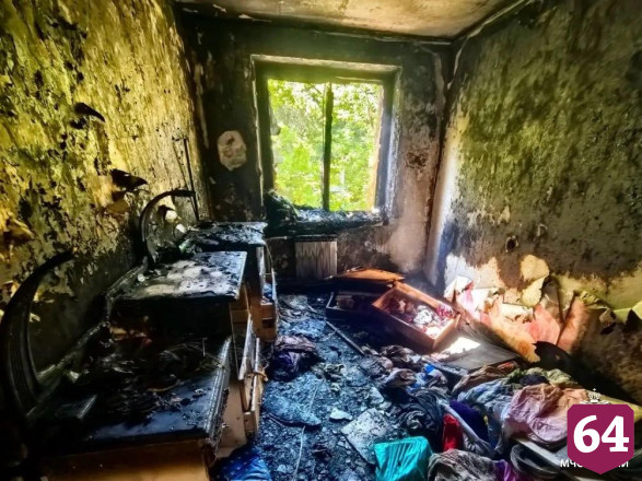 На ночном пожаре в девятиэтажке Саратова спасли 10 человек