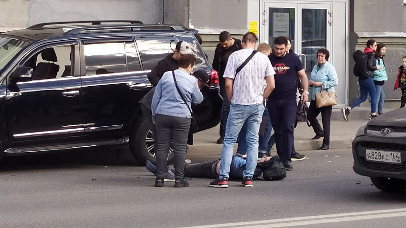 В центре Саратова мужчину задавил внедорожник