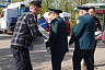 В парке Победы раздают праздничный выпуск газеты «Регион 64»