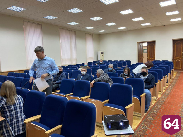 Многоэтажку в центре Саратова не могут достроить из-за высоты крана 