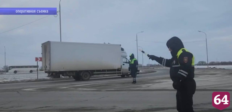 В Саратовской области нелегалов ловили в кафе и на рынках