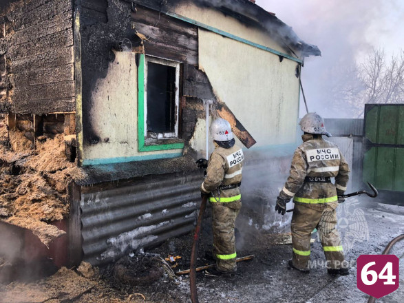 В сгоревшем доме под Саратовом нашли тело мужчины