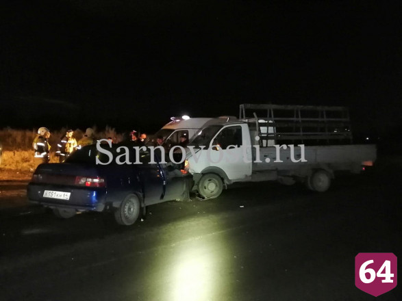 Под Саратовом двое детей травмировались в аварии с грузовиком