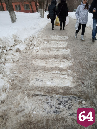 Житель Саратова чистит улицы от снега «из любви к городу»