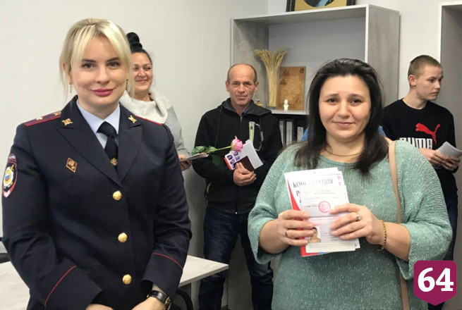 В Саратове вручили паспорта гражданам новых регионов страны