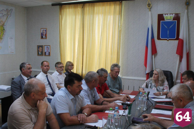 Глава Хвалынского района ушел в отставку