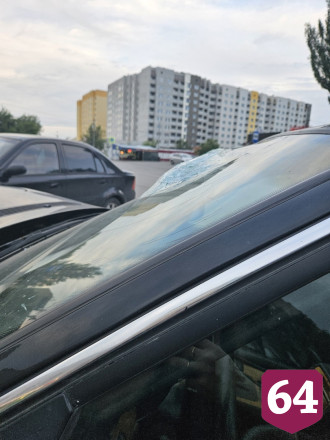 В Саратове водитель разбил BMW о столб