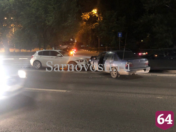 В массовой аварии на 1-й Дачной пострадала женщина