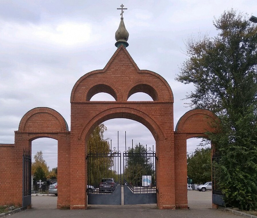 В Саратове на Радоницу увеличат число автобусов до кладбищ