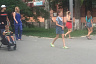 Саратовцы отдыхают в скверах и ходят за покупками без масок