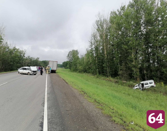 Двое взрослых и ребенок травмировались в ДТП под Саратовом