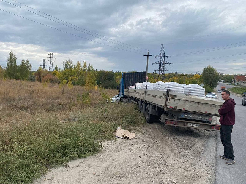 Пожилой водитель иномарки покалечился в ДТП с фурой