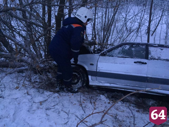 Стали известны имена разбившихся в ДТП саратовцев