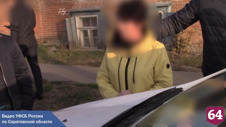 В Саратове сотруднику дорожной лаборатории передали взятку в обертке от шоколада