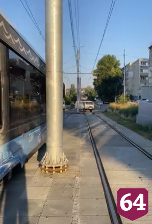 На Огородной из-за ДТП с «буханкой» 2 часа стояли трамваи 