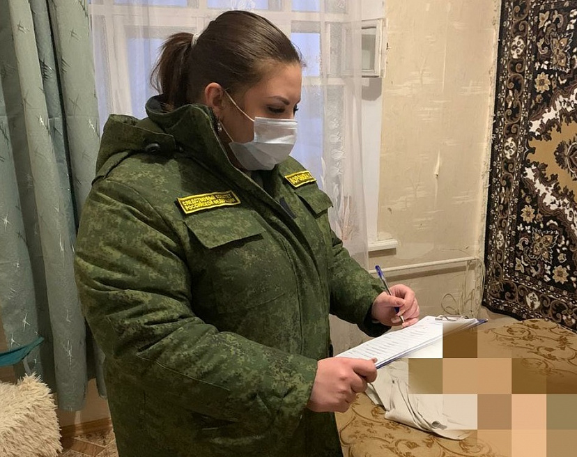 В квартире обнаружили тело женщины с разбитым лицом