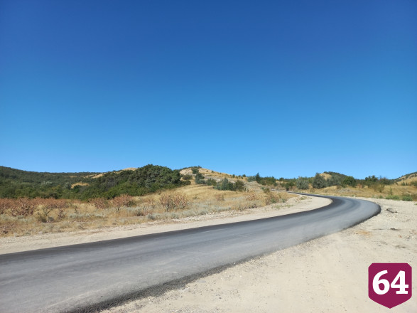 Дорогу к утесу Степана Разина ремонтировали днем и ночью