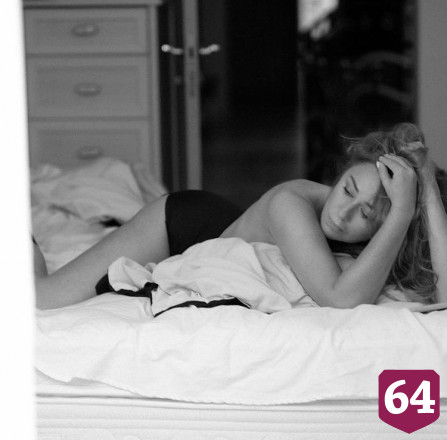 Саратовская певица в 56 лет блеснула плоским животом