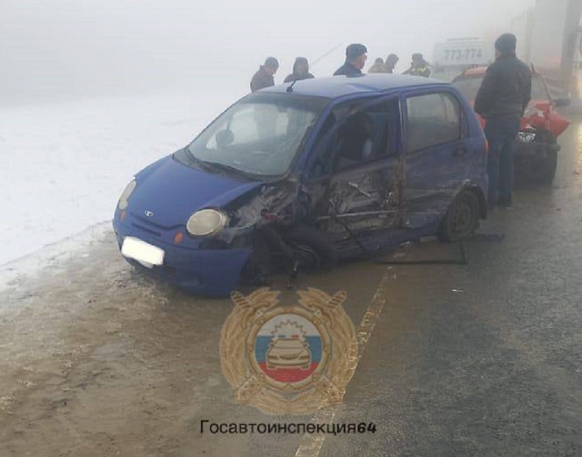 В Саратове во второй за день массовой аварии разбилась автоледи