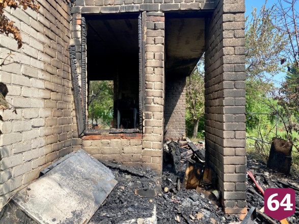 Утренний пожар на даче в Саратове унес жизнь мужчины