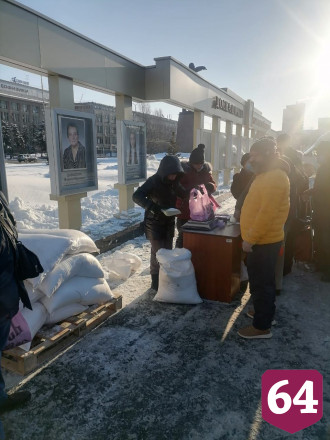 На ярмарке в Саратове открыли 5 точек с сахаром