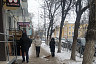 В центре Саратова на тротуаре появилась ловушка для пешеходов