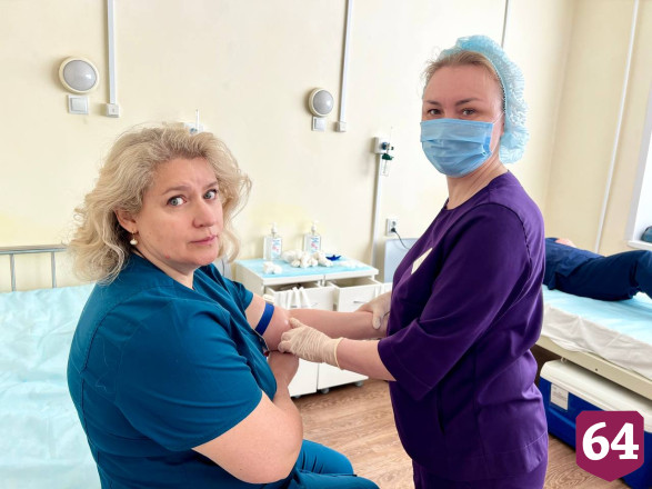Медики саратовской больницы массово сдали кровь для пациентов