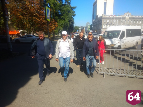 Радаев потребовал ускорить реконструкцию проспекта Кирова