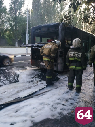 В Саратове полыхал автобус № 11