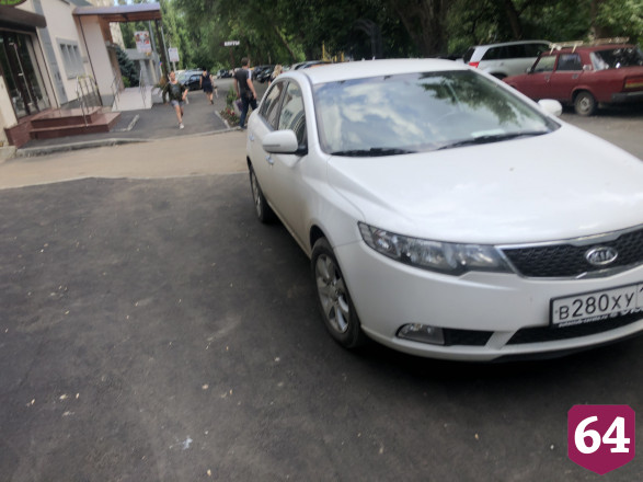 Жителей взбесили автохамы в центре Саратова