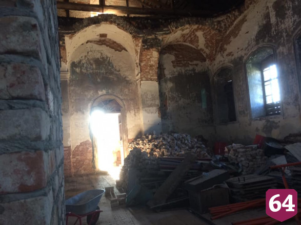 Саратовцы самостоятельно восстанавливают старинный храм в селе Лох