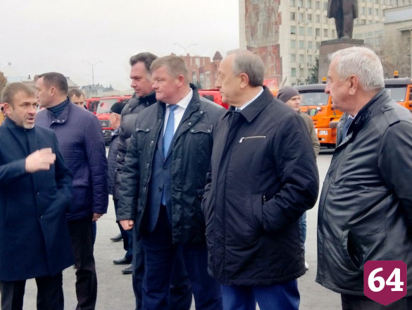 Саратовские коммунальщики в преддверии зимы получили новую технику 