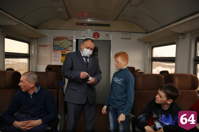 Саратовские школьники попробовали себя в роли машинистов