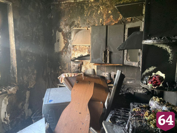 Из многоэтажки в Энгельсе при пожаре спасли женщину