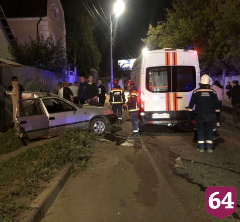 Ночью в Саратове произошло смертельное ДТП
