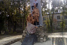 Саратовский школьник устроил фотосессию на памятнике над братской могилой