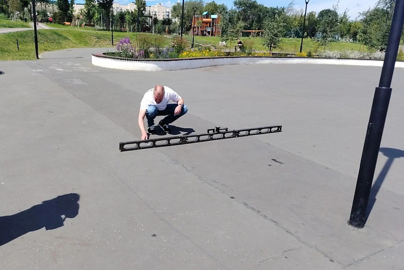 В Саратове проверят подрядчика сквера из-за некачественного ремонта