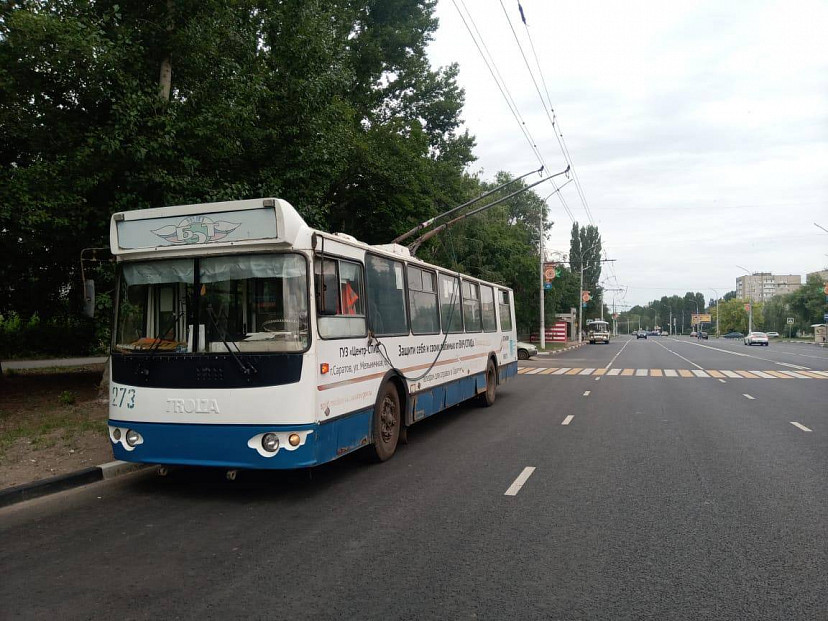 В заказном троллейбусе травмировалась 56-летняя пассажирка