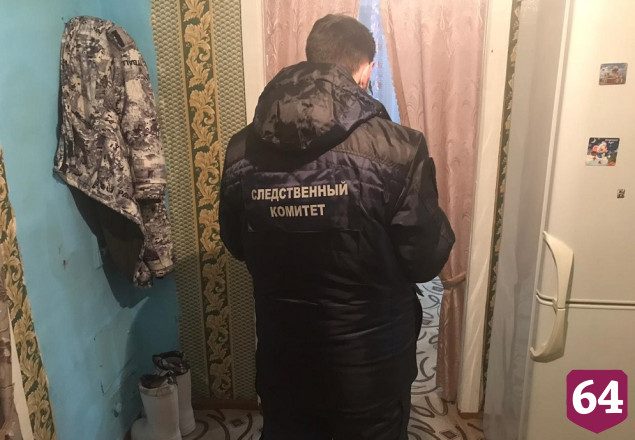 В частном доме найден труп с ножевыми ранениями груди и шеи 